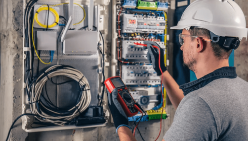 Why You Need a Commercial Electrician Who Knows the Real Deal